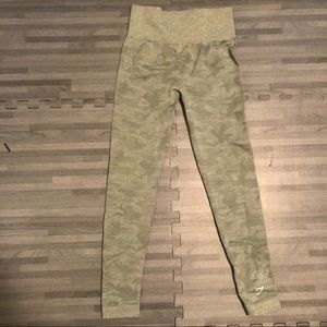 Gymshark Vital Seamless leggings green camo